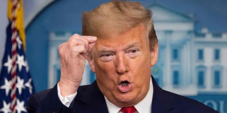 Coronavirus: White House plans to disband virus task force