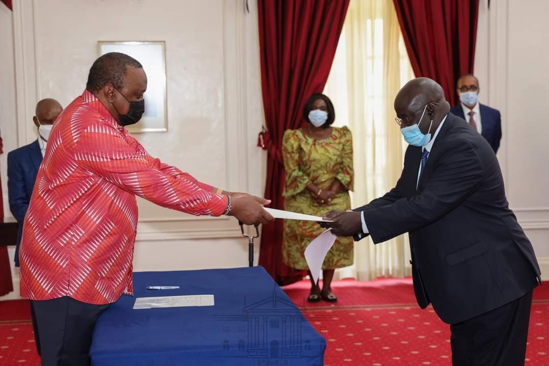 New Ugandan Envoy to Kenya Presents Credentials to President Uhuru