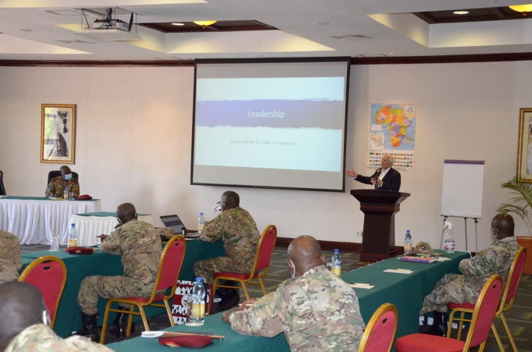 Retired US General Offers Lecture to SFC Officers