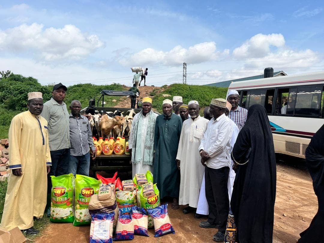 Gen Kainerugaba Donates Eid al-Fitr Gifts to Kampala's Muslim Community