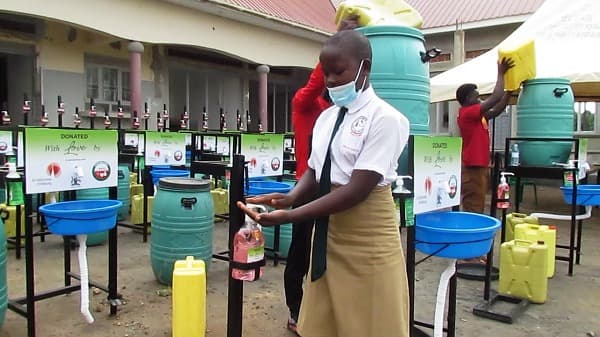 Health Ministry Tightens Ebola Controls at Public Gatherings
