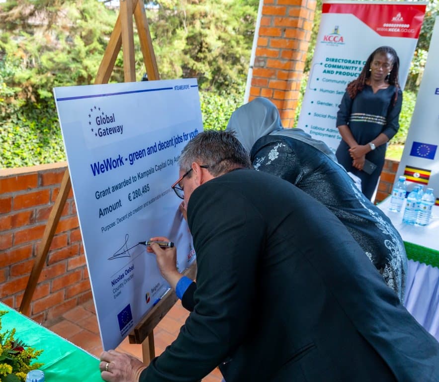 Enabel and KCCA have signed a €280,000 agreement to equip 1,000 youth in Kampala with job-ready skills.