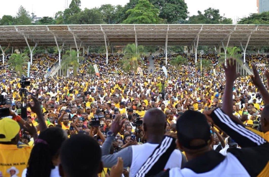 Thousands Turn up for Gen MK Birthday Marathon