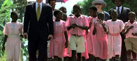 President Clinton with pupils of Kisowera school during his visit in 1998
