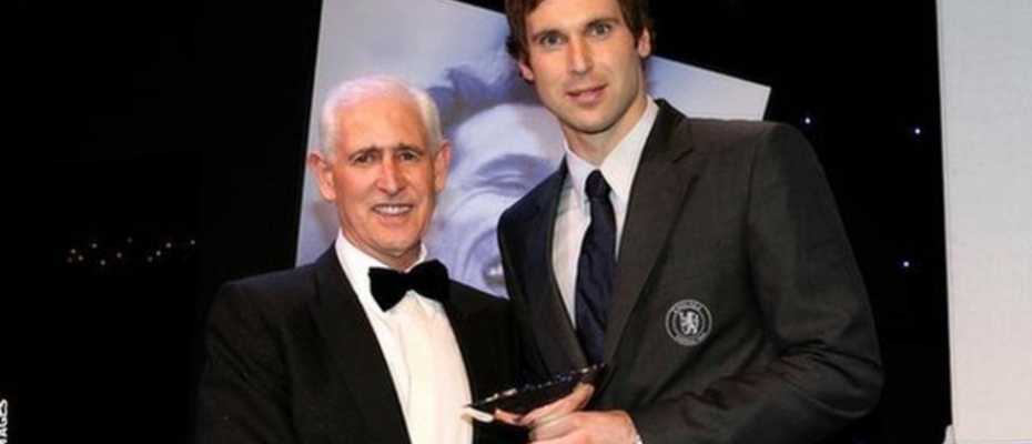 Bonetti (L) with former Chelsea goalkeeper Petr Cech in 2008. Courtesy photo