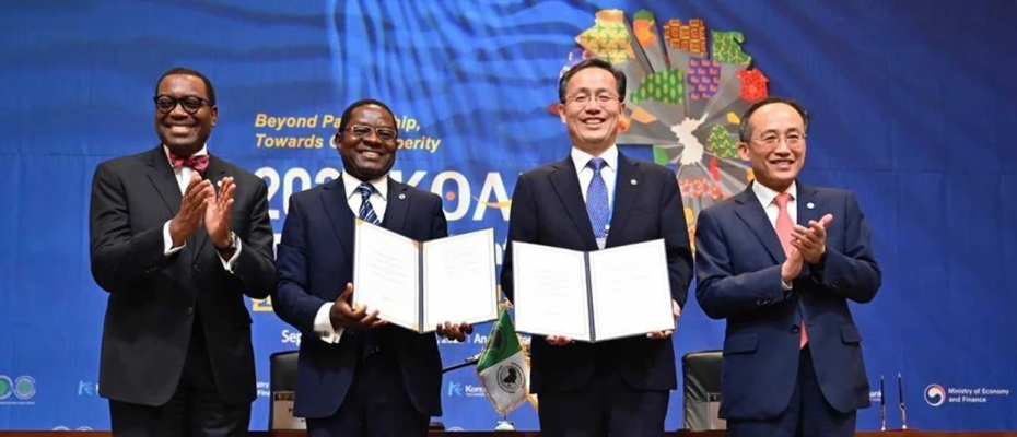 African Development Bank Group President Dr Akinwumi Adesina, and Korea’s Deputy Prime Minister and Minister of Economy and Finance, Kyungho Choo, signed the first agreement for $28.6 million.